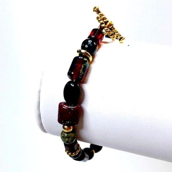 Handmade Beaded Toggle Bracelet Red & Gold - Picture 5 of 10